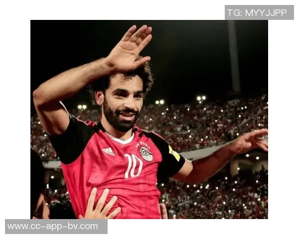 姆伯莫盛赞萨拉赫为非洲最佳阿什拉夫称霸世界右后卫之巅