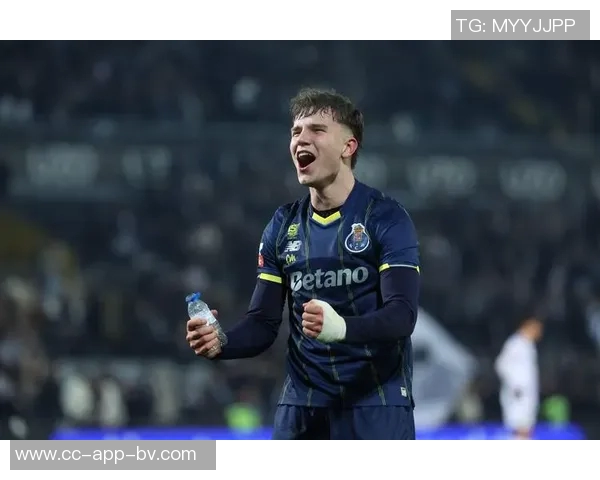 波尔图官方宣布签下17岁波兰边锋皮图谢夫斯基违约金高达6000万