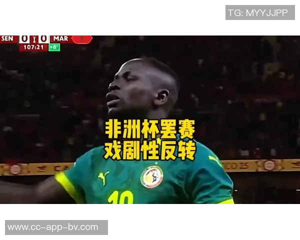 爱德华兹被罚点球后情绪激动返回更衣室怒喊去TMD罚球引发热议